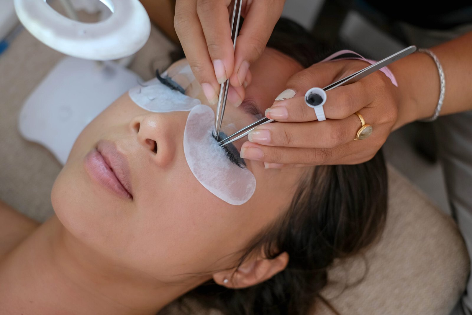 Eyelashes Extension